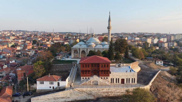 BAKAN ERSOY 160 BİN KİTAP KAPASİTELİ DEV KÜTÜPHANEYİ AÇTI